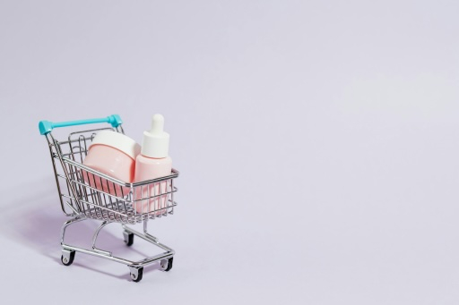 Skin-fasting: když si pokožka dá pauzu od kosmetiky. Je to přínosné, nebo spíš risk?