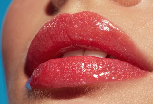 Péče o rty: Jak správně exfoliovat, hydratovat a chránit vaše rty