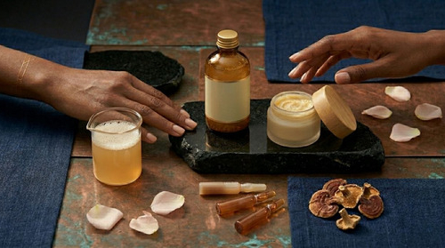 Fermentovaná kosmetika: proč je v trendu a jak skutečně funguje na pleti